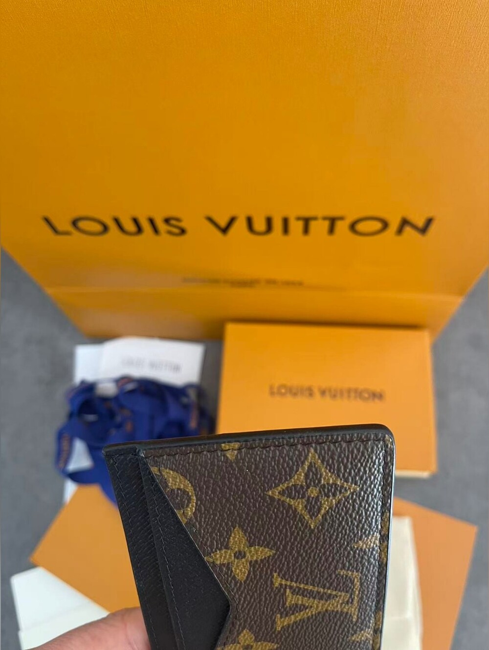 Louis Vuitton Neo Card Holder - Picture 6 of 9